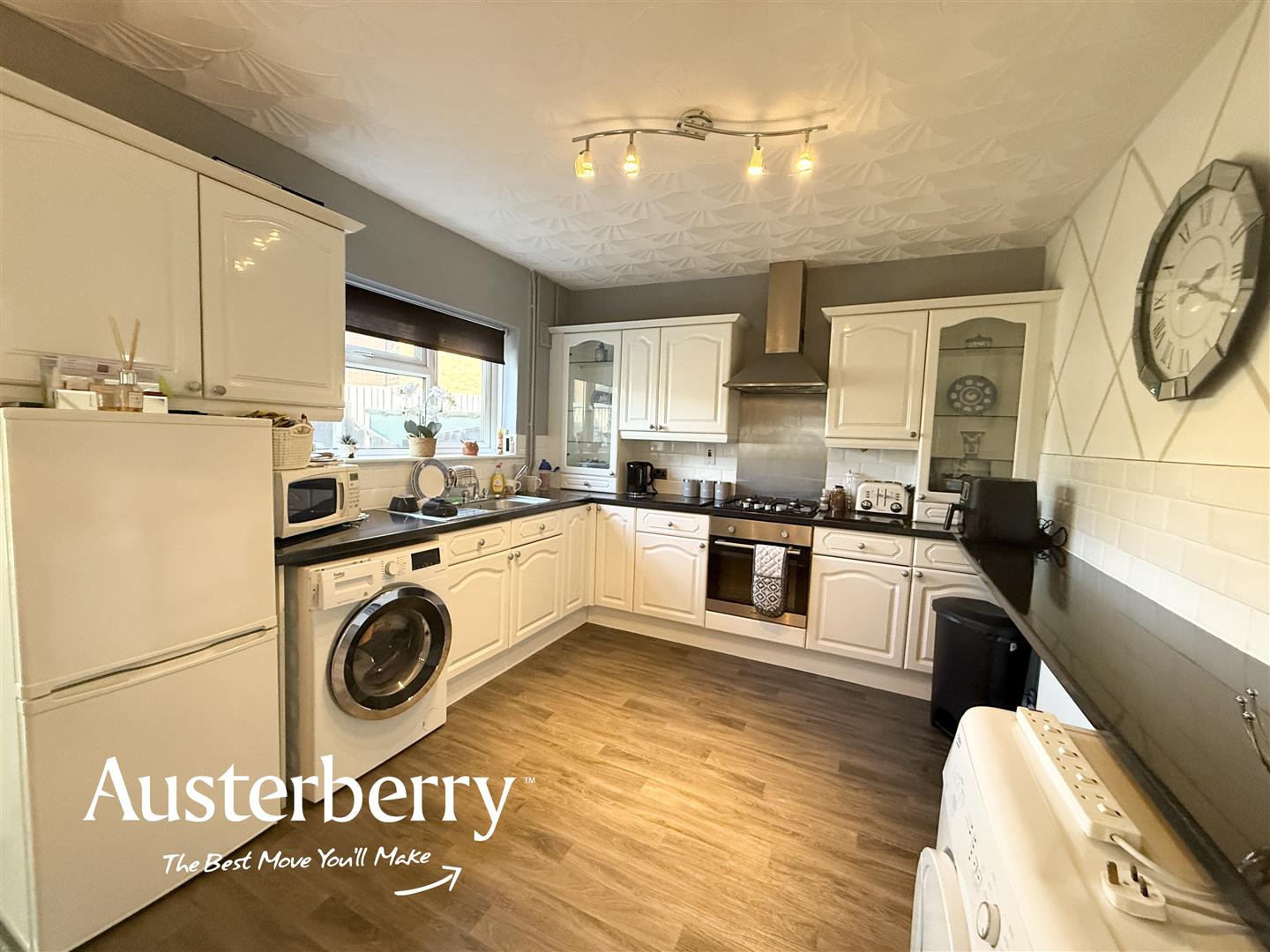 3 bed property in Yaxley Place, Stoke-On-Trent